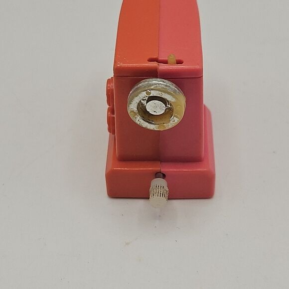 Vintage Barbie Wind Up 1980s Sewing Machine Miniature - Picture 2 of 15
